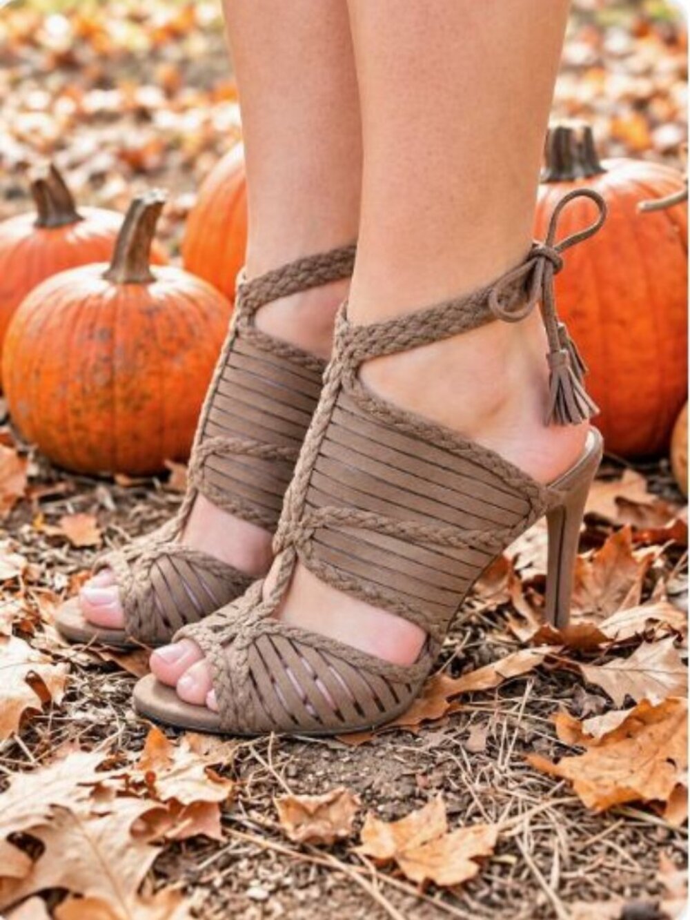 💕 VINCE CAMUTO 100% Leather Bronze Strappy Heels ✨